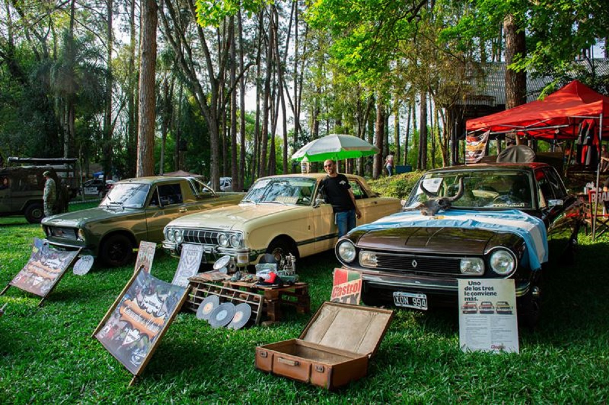 Exitoso encuentro de autos clásicos en Oberá