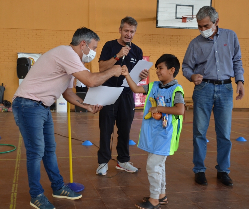 El Ministerio de Deportes realizó un encuentro de Mini-atletismo y evaluaciones deportivas en Oberá