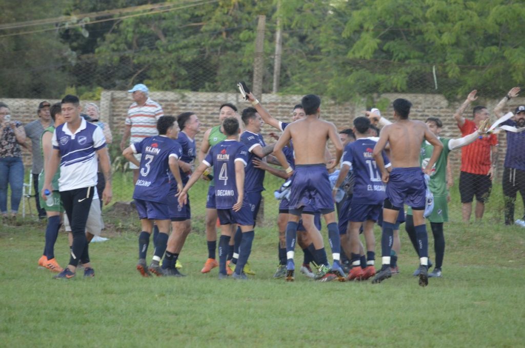 El Decano se quedó con el clásico obereño y Racing se prendió en la punta