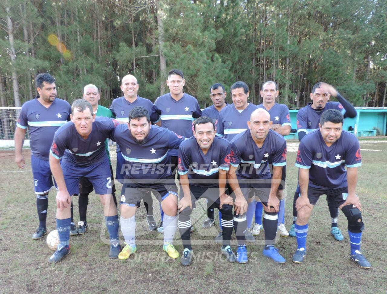 El Barrio grito Campeon en futbol 8 veteranos