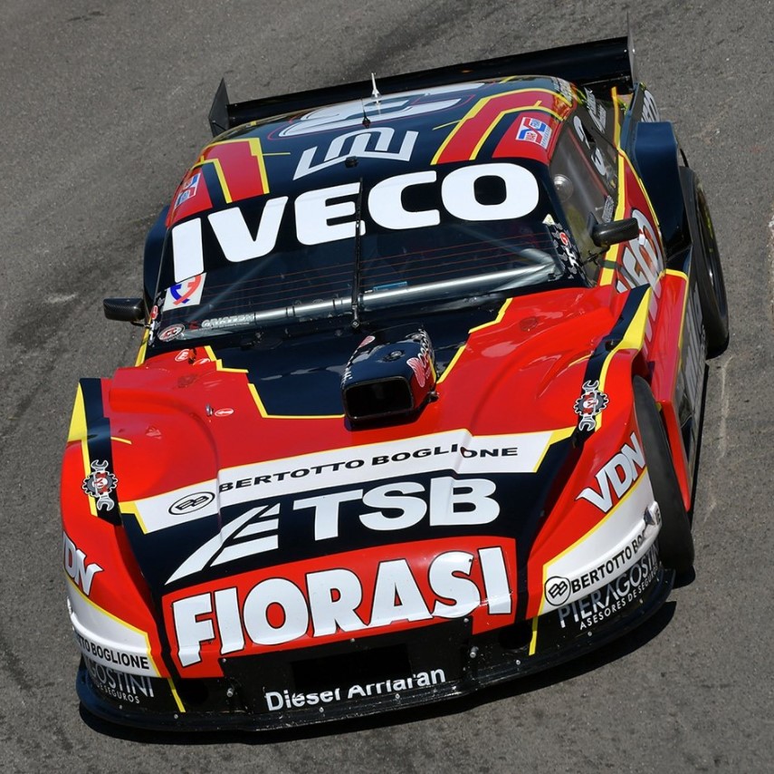 Manuel Urcera ganó una alocada carrera del TC